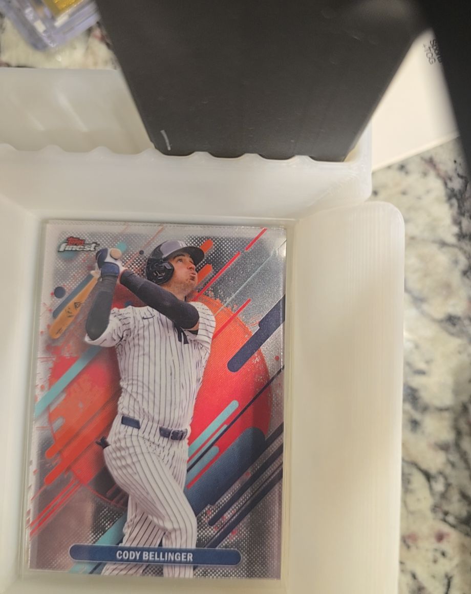 2025 Topps Finest #290 Cody Bellinger — front