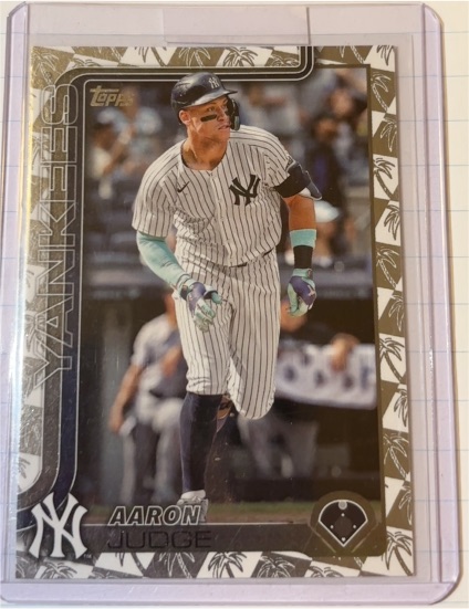 2025 Topps Series 1 #300 Aaron Judge — front