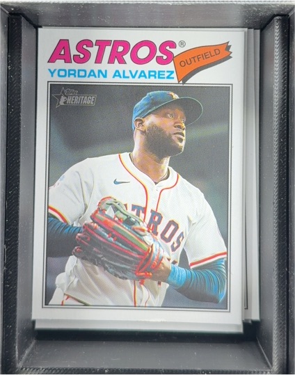 2026 Topps Heritage #25 Yordan Alvarez — front