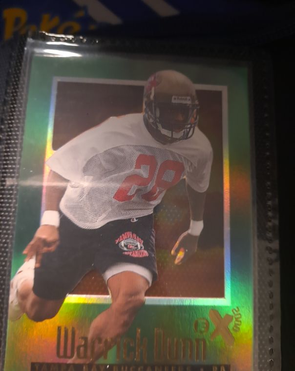 1997 SkyBox E-X2000 #30 Warrick Dunn Rookie — front