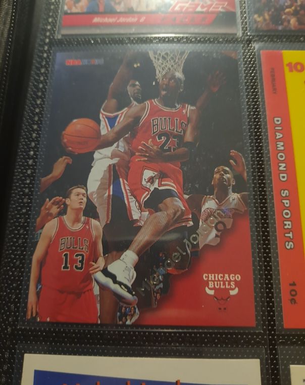1993-94 NBA Hoops #10 Michael Jordan — front