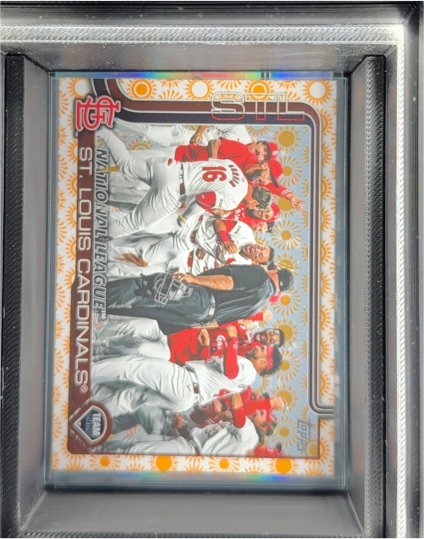 2025 Topps #461 St. Louis Cardinals Team Card Holiday Sun — front