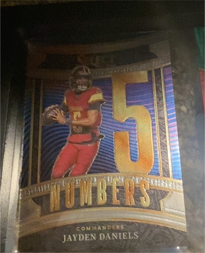 2025 Panini Select #22 Jayden Daniels Numbers — front