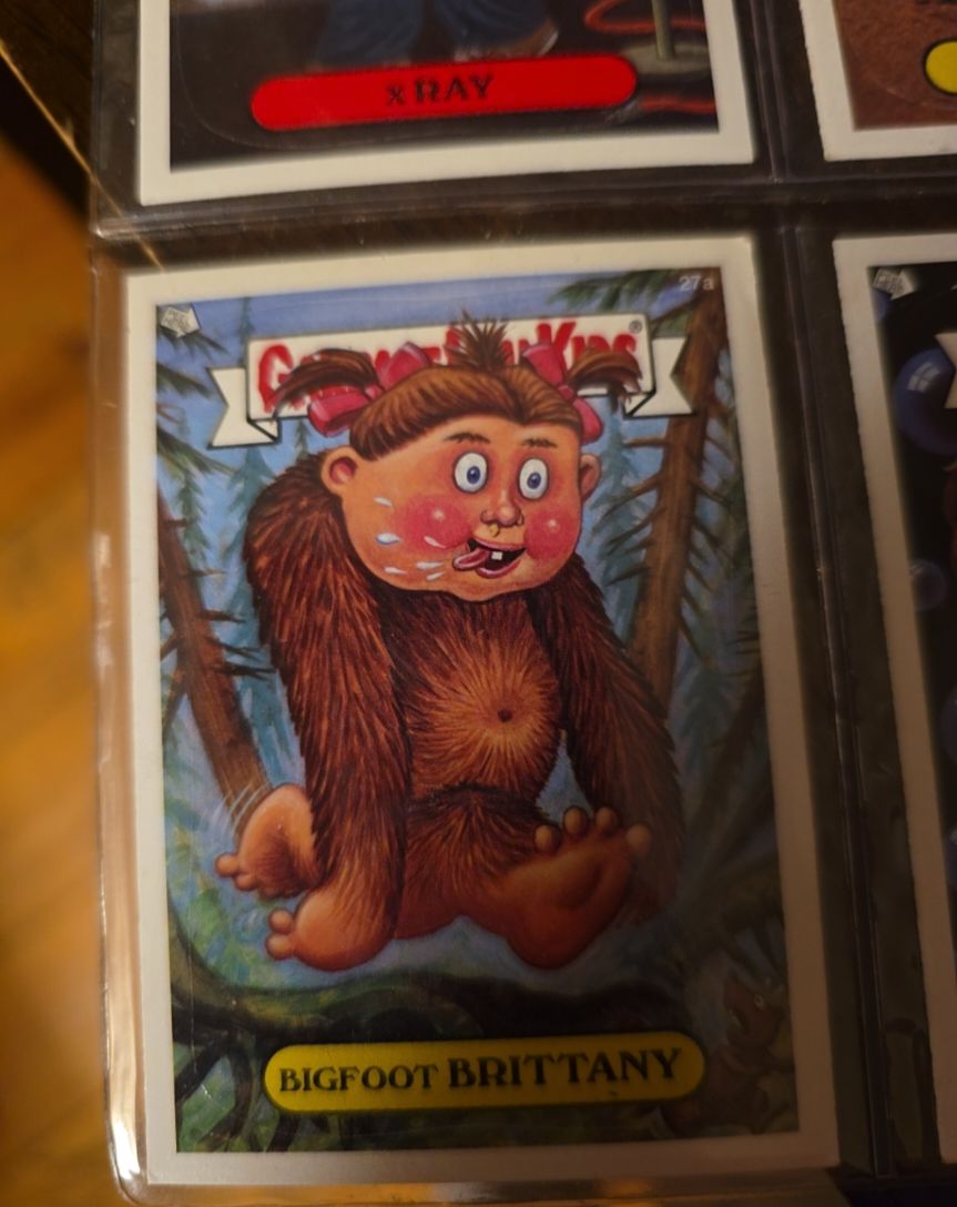 2004 Topps Garbage Pail Kids All-New Series 3 #27a Bigfoot Brittany — front