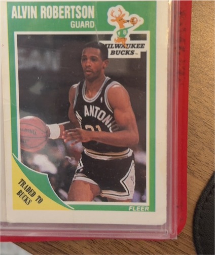 1989-90 Fleer #90 Alvin Robertson Milwaukee Bucks — front