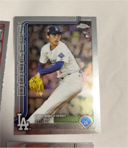 2025 Topps Chrome #217 Roki Sasaki — front