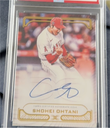 2023 Topps Definitive #17 Shohei Ohtani — front