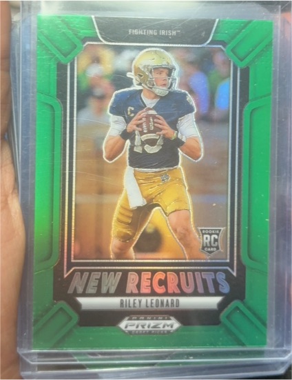 2025 Panini Prizm Draft Picks #17 Riley Leonard New Recruits Green Prizm — front