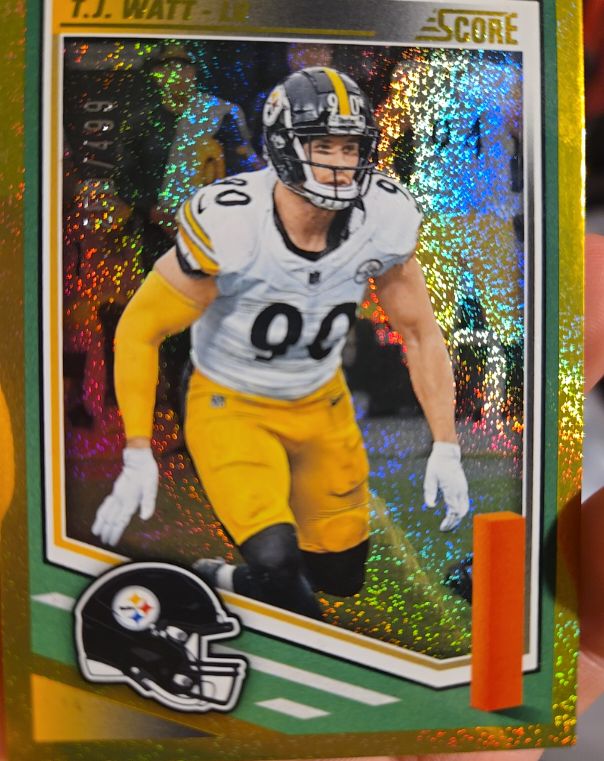 2025 Panini Score #111 T.J. Watt — front