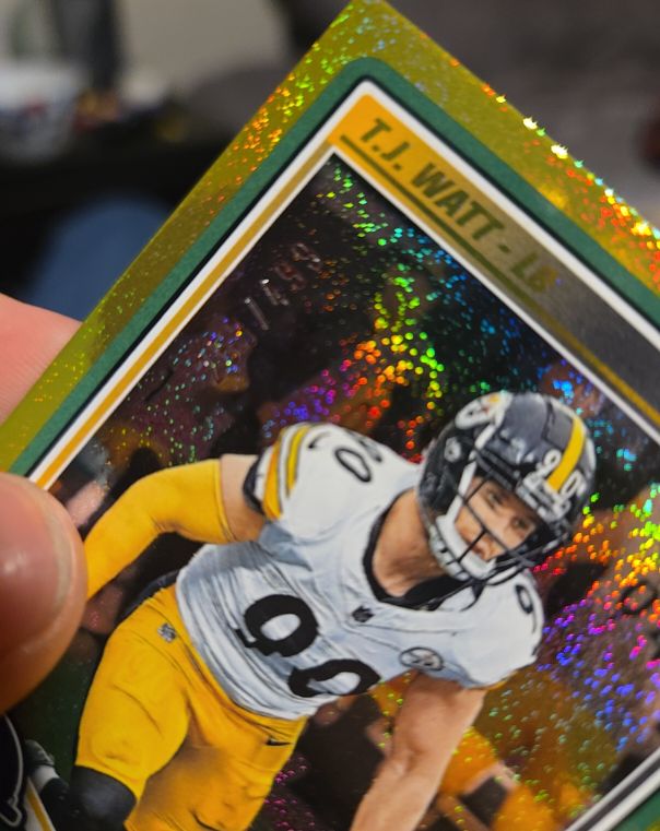 2025 Panini Score #111 T.J. Watt — front