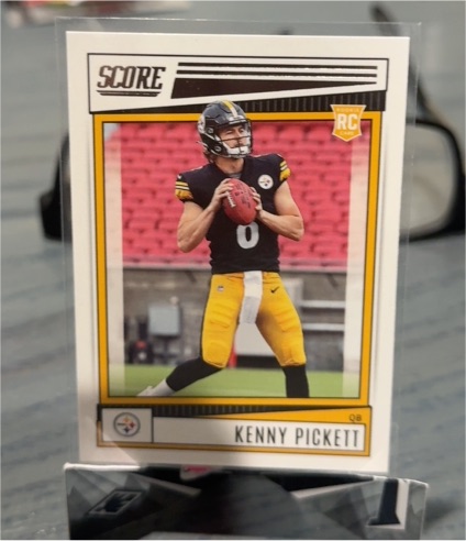 2022 Score #301 Kenny Pickett Rookie Card — front
