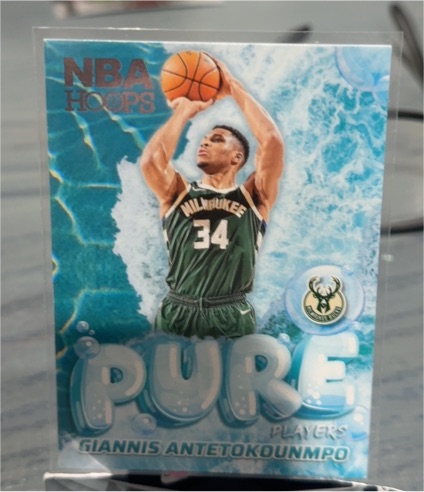 2024-25 Panini NBA Hoops #7 Giannis Antetokounmpo — front