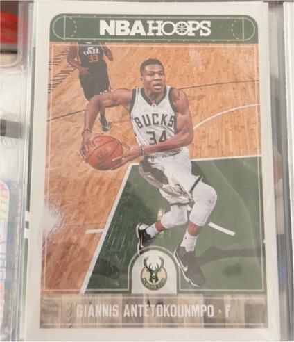 2017-18 Panini NBA Hoops #9 Giannis Antetokounmpo — front