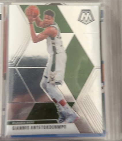 2019-20 Panini Mosaic #75 Giannis Antetokounmpo — front