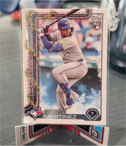 2025 Topps Holiday #H17 Orelvis Martinez — front