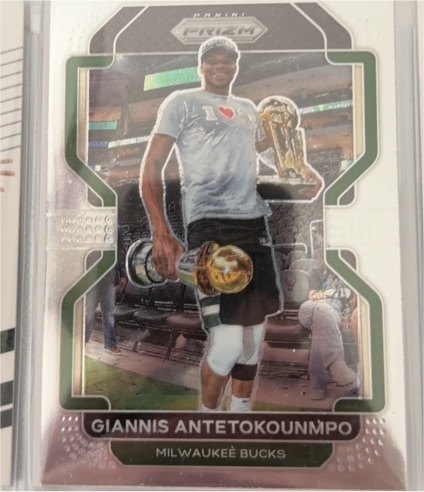 2021-22 Panini Prizm #1 Giannis Antetokounmpo — front