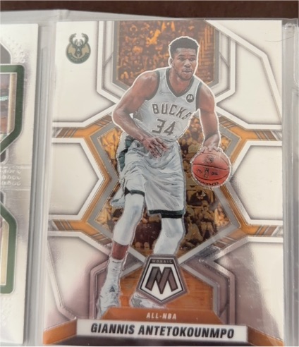 2021-22 Panini Mosaic #281 Giannis Antetokounmpo — front
