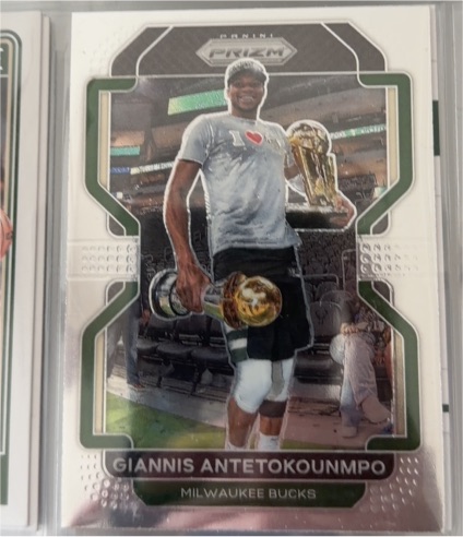 2021-22 Panini Prizm #1 Giannis Antetokounmpo Silver Prizm Milwaukee Bucks — front