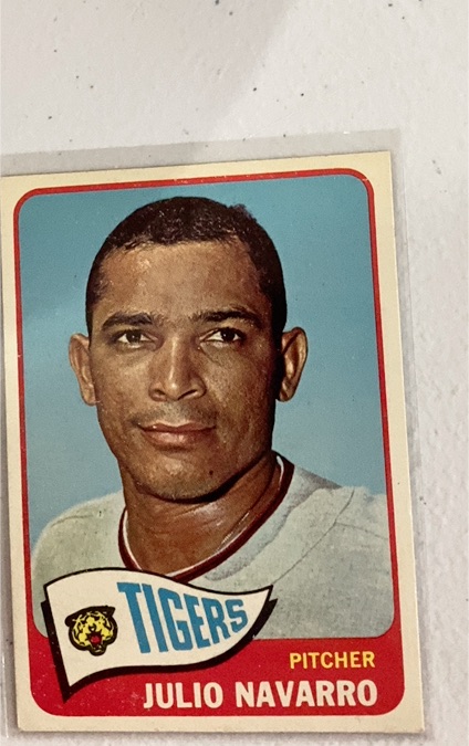 1965 Topps #563 Julio Navarro — front