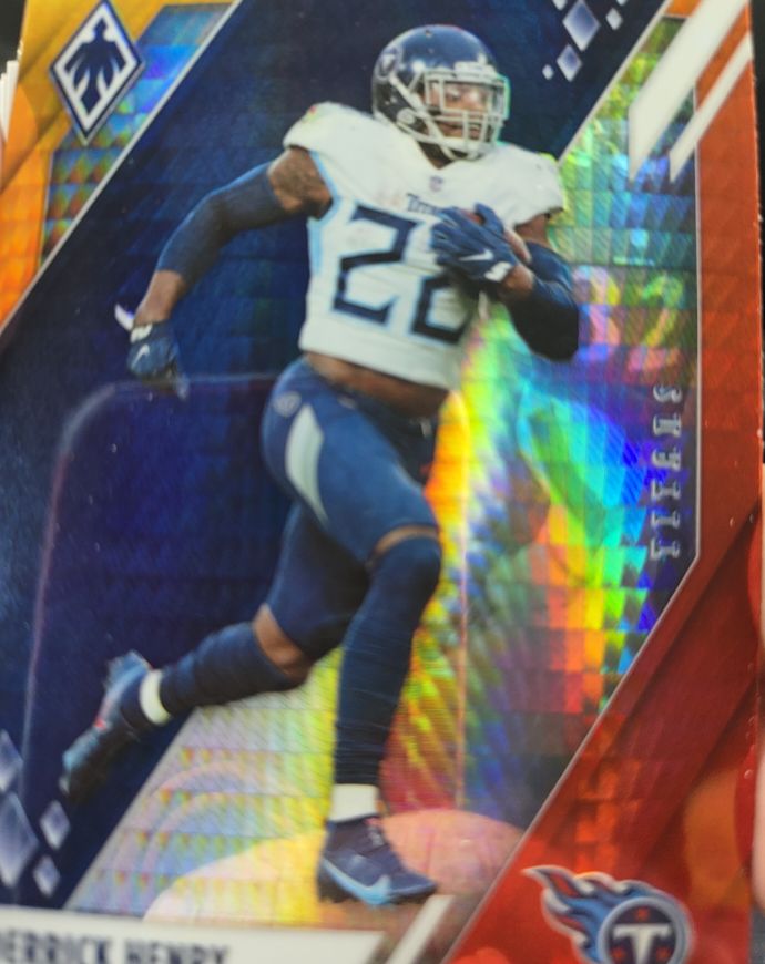 2021 Panini Phoenix #99 Derrick Henry Fire Burst — front