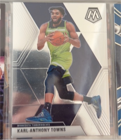 2019-20 Panini Mosaic #83 Karl-Anthony Towns — front