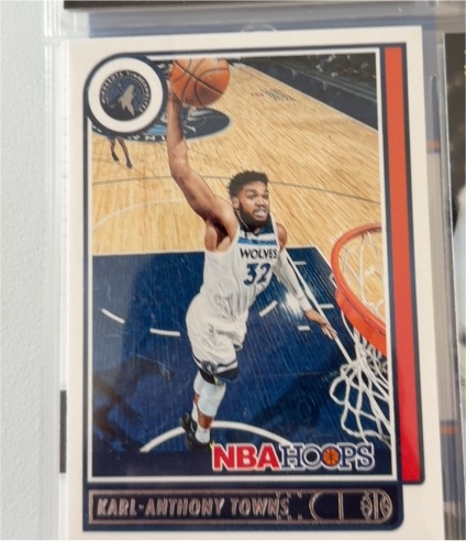 2021-22 Panini NBA Hoops #141 Karl-Anthony Towns — front
