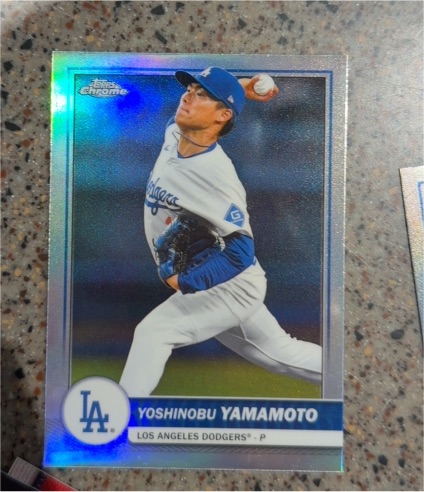 2026 Topps Chrome #72 Yoshinobu Yamamoto — front