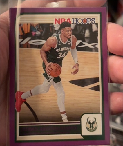 2023-24 Panini NBA Hoops #147 Giannis Antetokounmpo — front