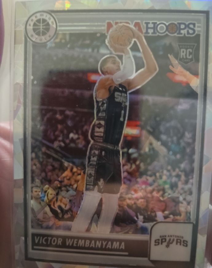 2023-24 Panini NBA Hoops Premium Stock #108 Victor Wembanyama — front