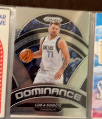 2022-23 Panini Prizm #3 Luka Dončić Dominance — front