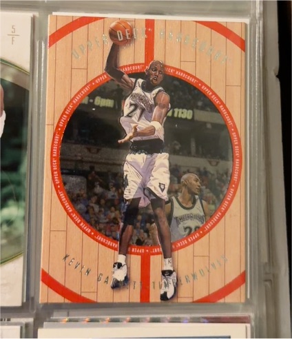 1998-99 Upper Deck Hardcourt #34 Kevin Garnett — front