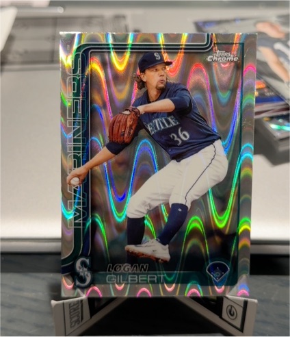 2025 Topps Chrome #11 Logan Gilbert — front