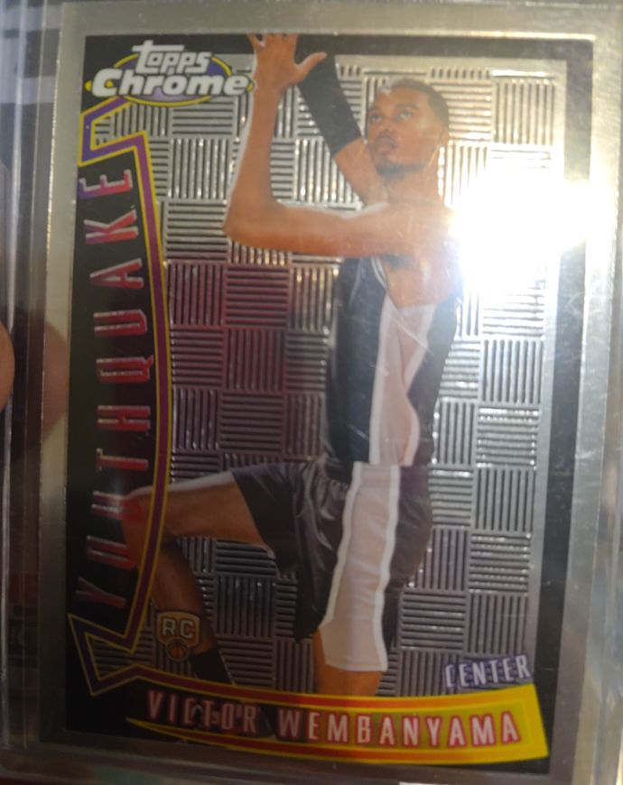 2023-24 Topps Chrome #YQ-1 Victor Wembanyama Youthquake Rookie RC — front