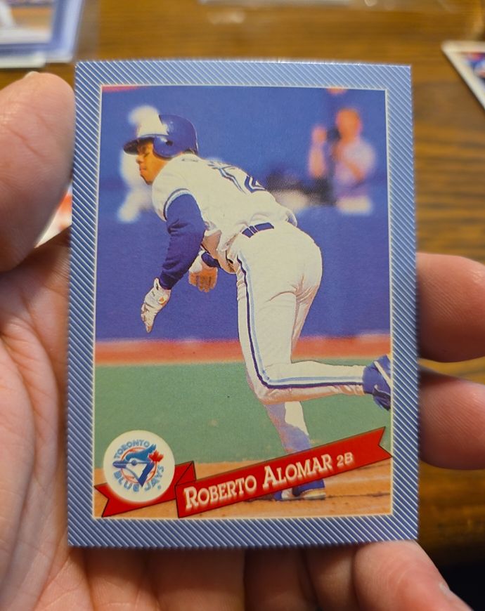 1993 Hostess Baseballs #14 Roberto Alomar — front