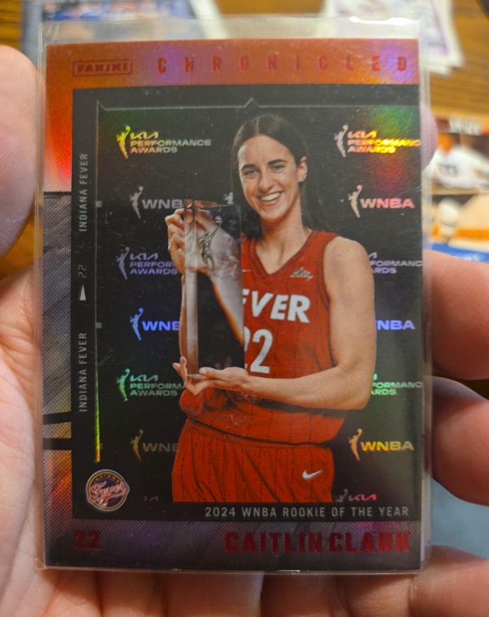 2025 Panini Chronicled #16 Caitlin Clark — front