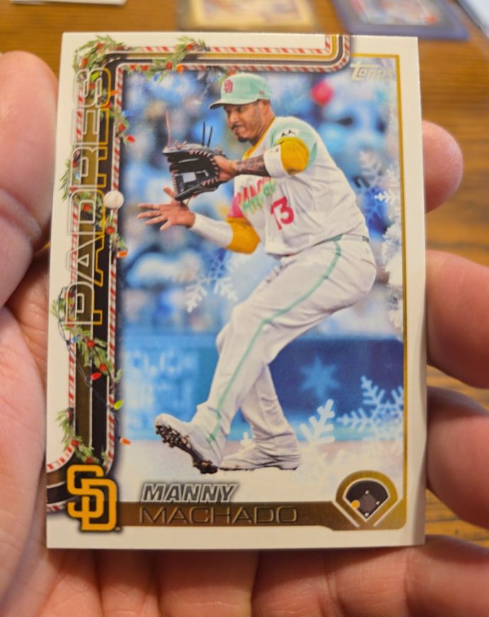 2025 Topps Holiday #H91 Manny Machado — front