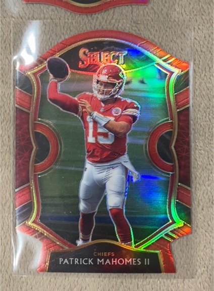 2020 Panini Select Concourse Red Prizm Die-Cut #2 Patrick Mahomes II — front