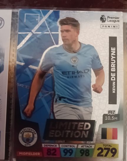 2021 Panini Adrenalyn XL #422 Kevin De Bruyne — front