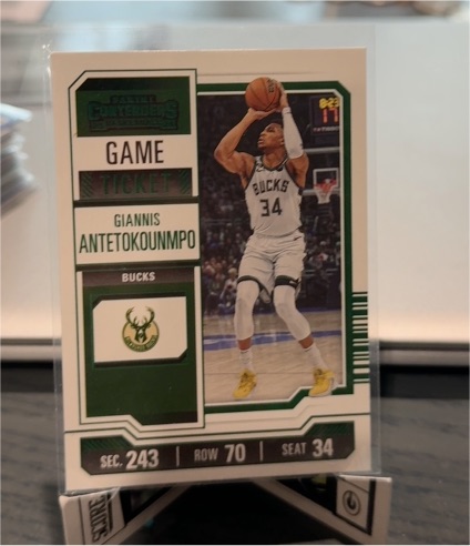 2023-24 Panini Contenders #66 Giannis Antetokounmpo — front