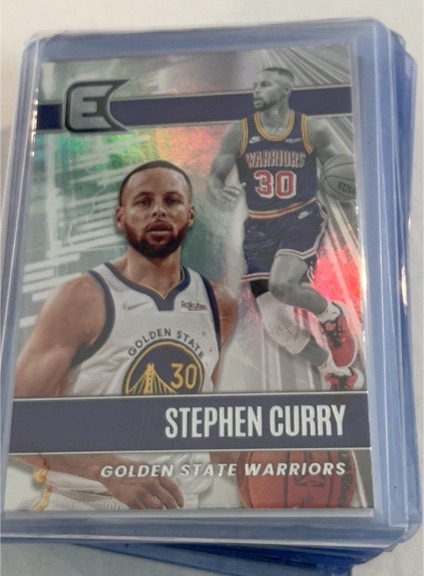 2021-22 Panini Chronicles Essentials #305 Stephen Curry — front