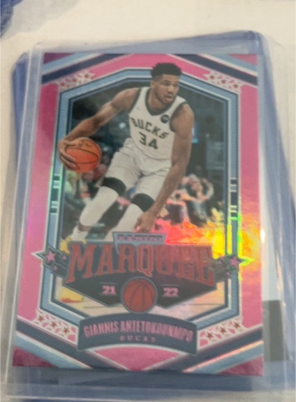 2021-22 Panini Chronicles Marquee #362 Giannis Antetokounmpo — front