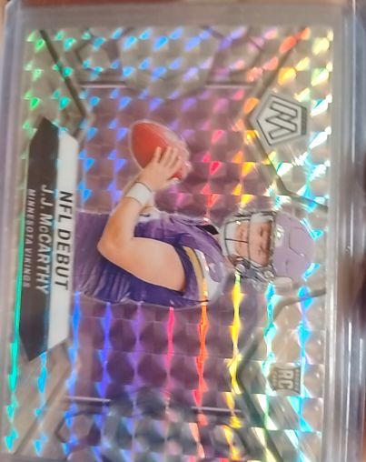 2024 Panini Mosaic NFL Debut #275 J.J. McCarthy Silver Prizm Rookie Card — front