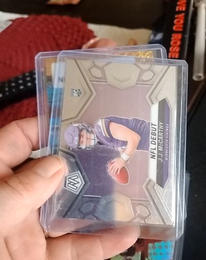 2024 Panini Mosaic #275 J.J. McCarthy NFL Debut Rookie Card — front