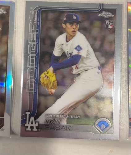 2025 Topps Chrome #217 Roki Sasaki — front