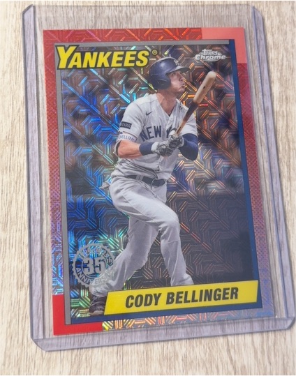 2025 Topps Series 2 1990 Chrome Mojo #T90C-112 Cody Bellinger — front