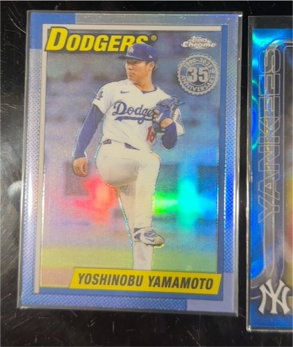 2025 Topps Chrome Update #90CU-14 Yoshinobu Yamamoto Dodgers — front