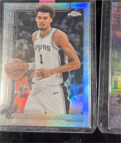 2025-26 Topps Chrome #221 Victor Wembanyama — front