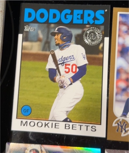 2021 Topps 1986 35th Anniversary #86B-13 Mookie Betts — front