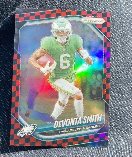 2025 Panini Prizm #70 DeVonta Smith — front