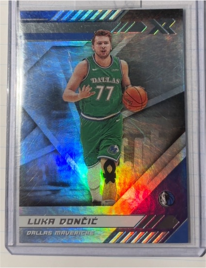 2020-21 Panini Chronicles XR #300 Luka Dončić — front